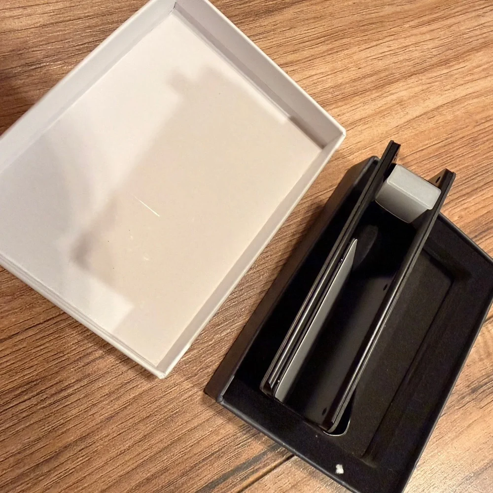 Rise Carbon Fiber Wallet